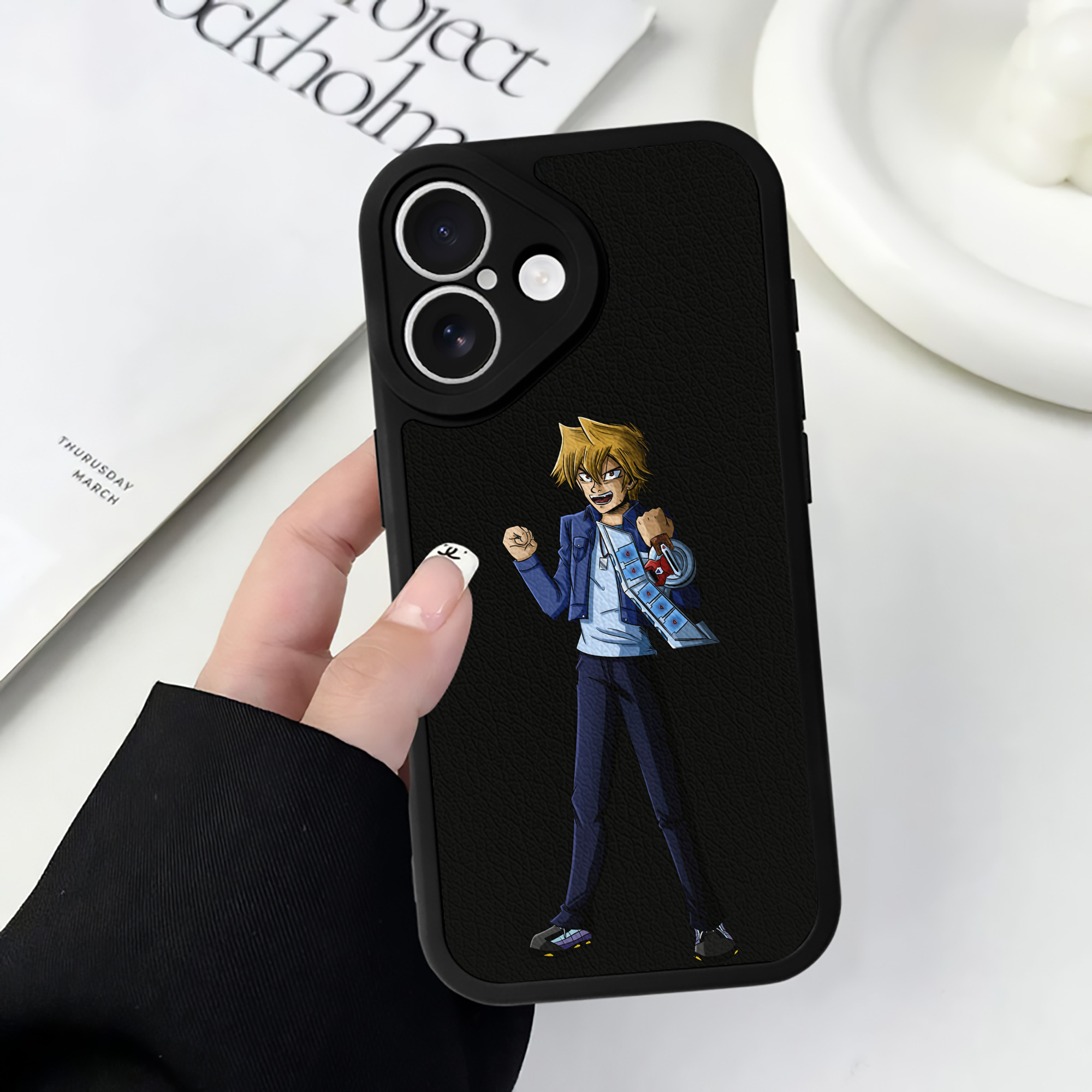 遊☆戯☆王 Yu-Gi-Oh! 【iPhone 16シリーズ対応】シリコンスマホケース（レザー調） 材質：シリコン